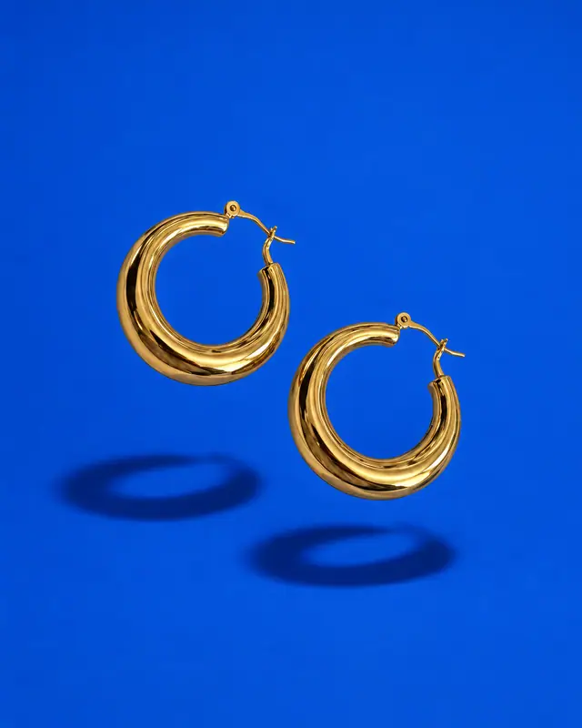 Floating levitation — Jewelry AI photo