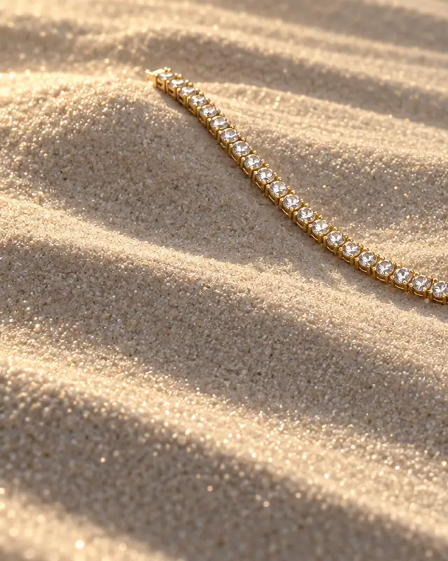 Monochrome sand dunes — Jewelry AI photo
