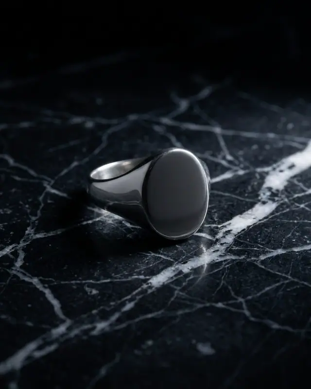Moody marble noir — Jewelry AI photo